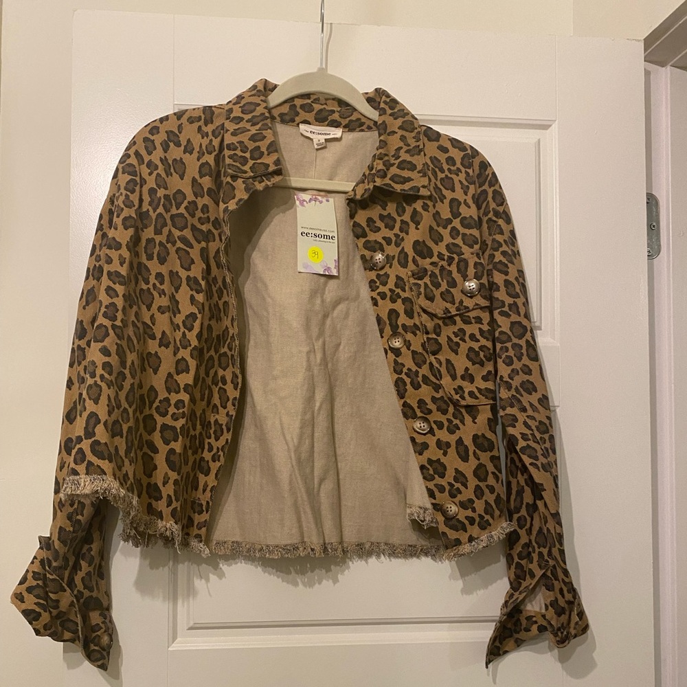 Cropped leopard jacket